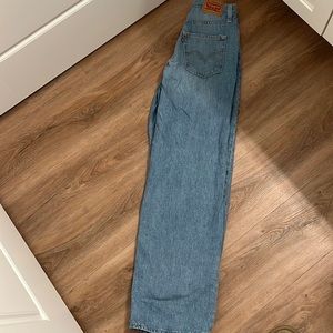 Levis High waisted straight